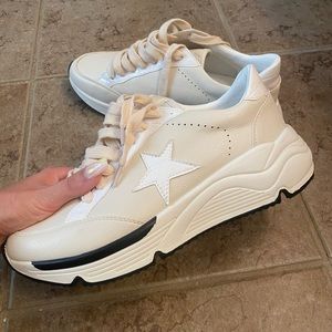 Golden Goose Runner look a like sneakers comes with original box & tissue